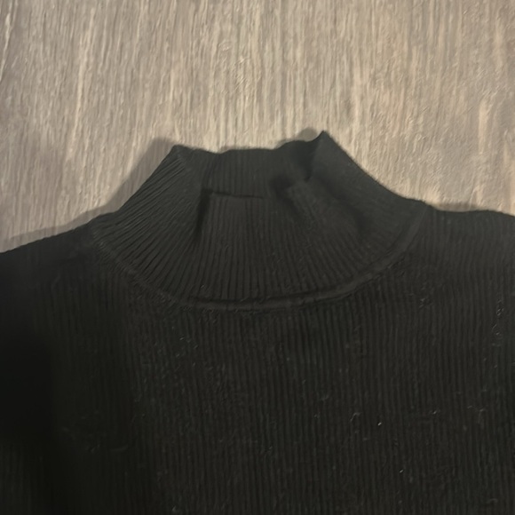 Black sweater - Picture 3 of 5